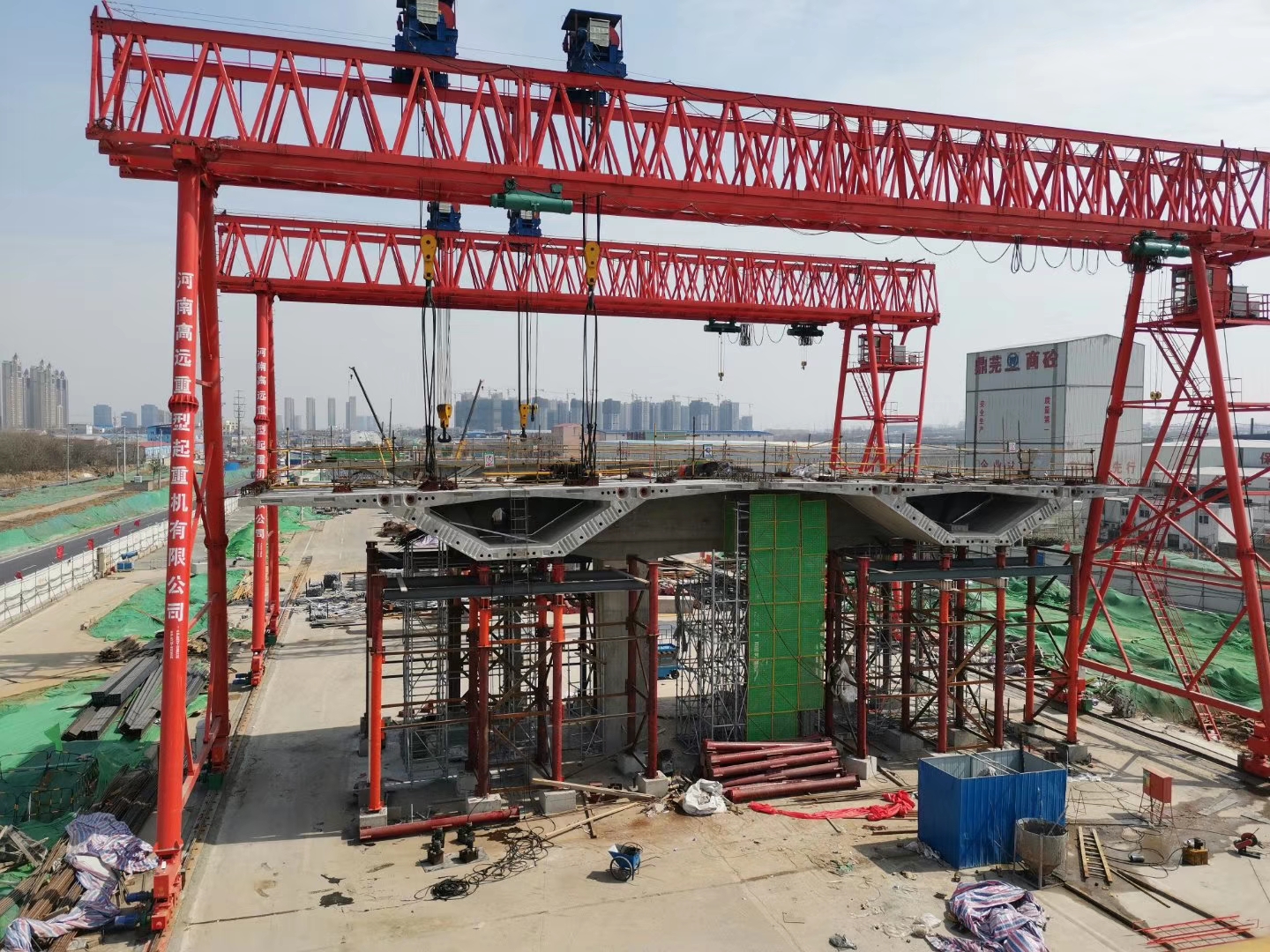 鄭州市政工程集團(tuán)南四環(huán)項(xiàng)目，ME100+100t-57m-20m-2臺，ME100+100t-44m-20m-2臺，