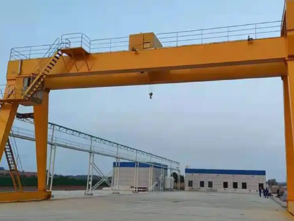 如何正確使用龍門吊門式起重機(jī)的限位器和保護(hù)裝置？